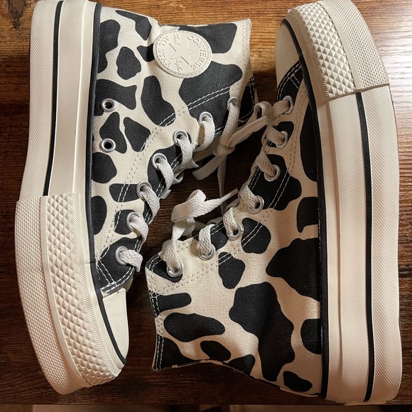 **SOLD** Converse platform - Picture 1 of 5